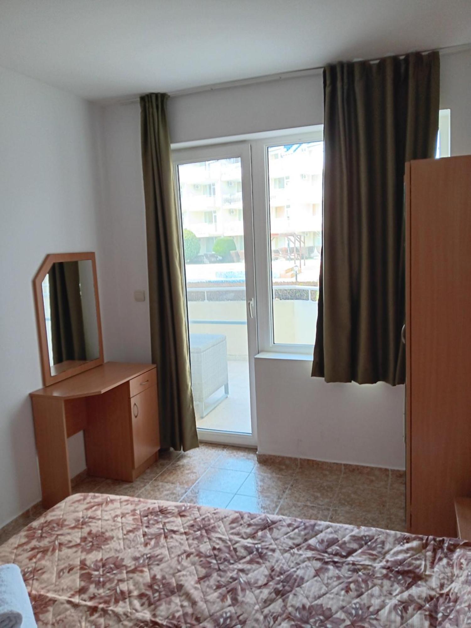 Aparthotel Rutland Bay Равда Экстерьер фото